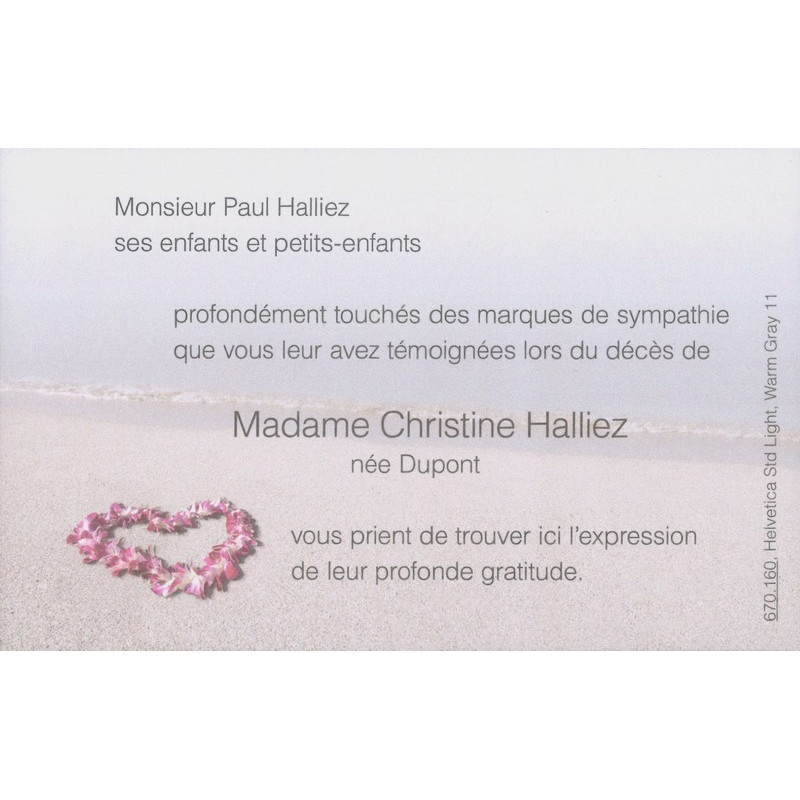 Carte remerciement décès cœur de pétales rose et blanc sur la plage avec la mer en fond Buromac 670.160