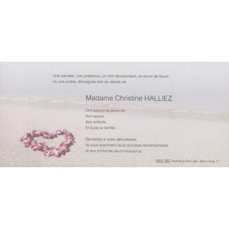 Carte remerciement décès cœur de pétales rose et blanc sur la plage avec la mer en fond Buromac 644.160